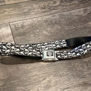 Buckle-Down Black & White Skull Print Men’s Belt Bag Strap